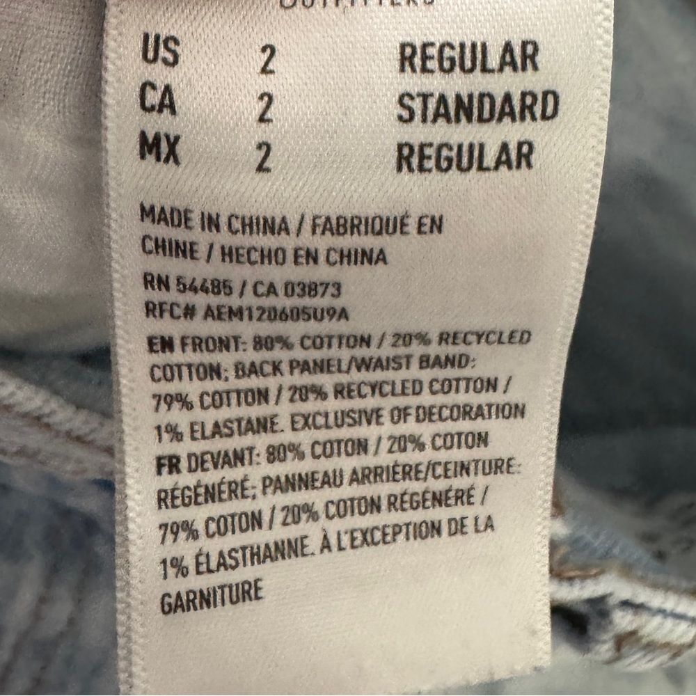 AmericanâEagle âStrigidâ Light Wash Straight Leg Jeans | Size 2 Regular - Picture 6 of 10